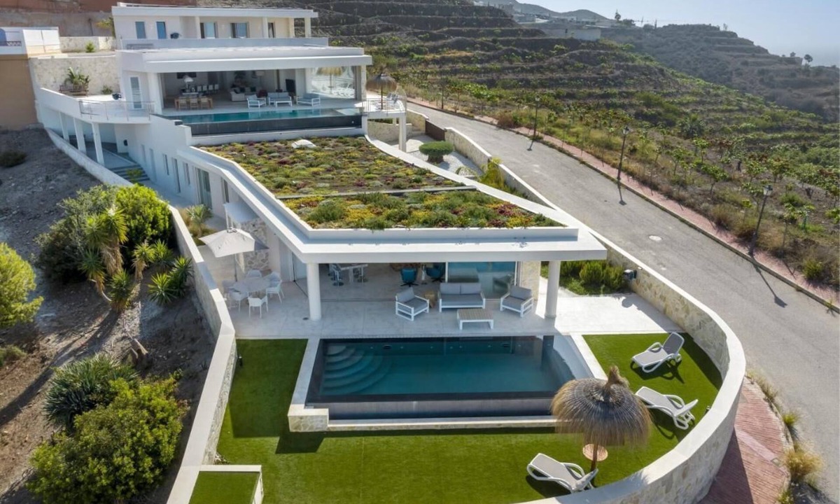 Torrox Costa Villa | Villa's Andaluz Getaway