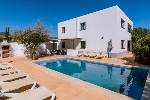 Sant Josep de sa Talaia Villa | Villa Torres 10 minute walk from Playa den Bossa