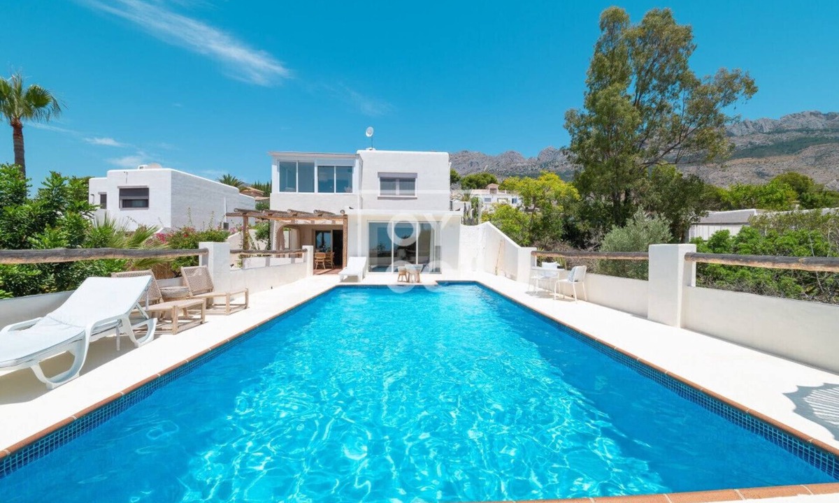 Bernia Villa | Villa Tutti sur Mer, boho style, private heated pool, mountain views - by Oyoostays
