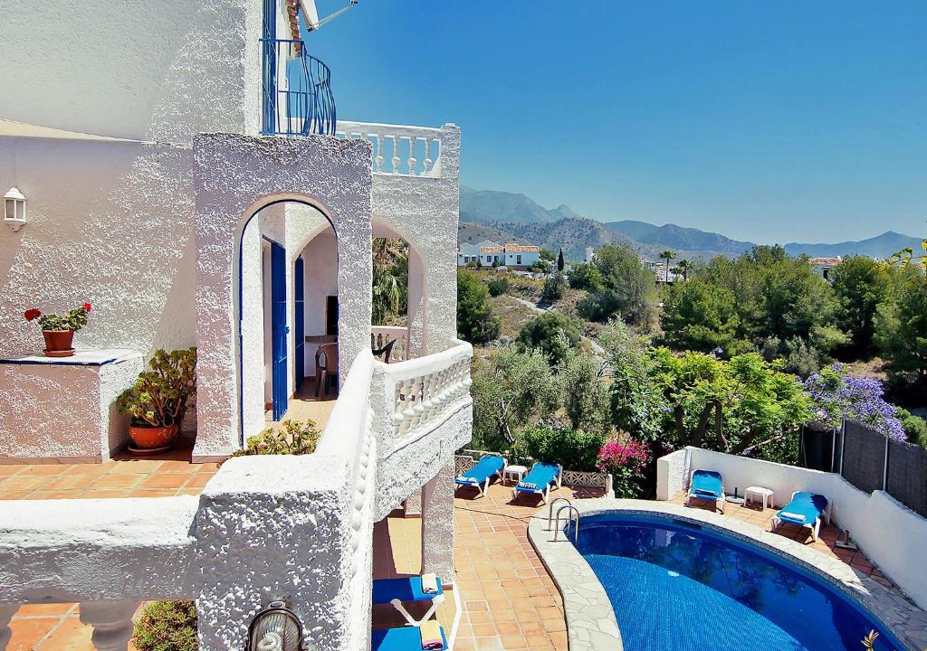 Chimenea Villa | Villa Villa Pueblo Jara by Interhome