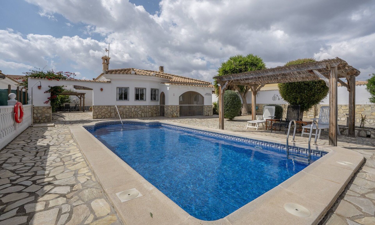 Zurgena Villa | Villa "Vista De Las Colinas" with Mountain View, Private Pool & Wi-Fi