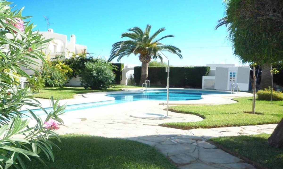 Vista de los Angeles-Rumina Apartment | Vista Del Mar I