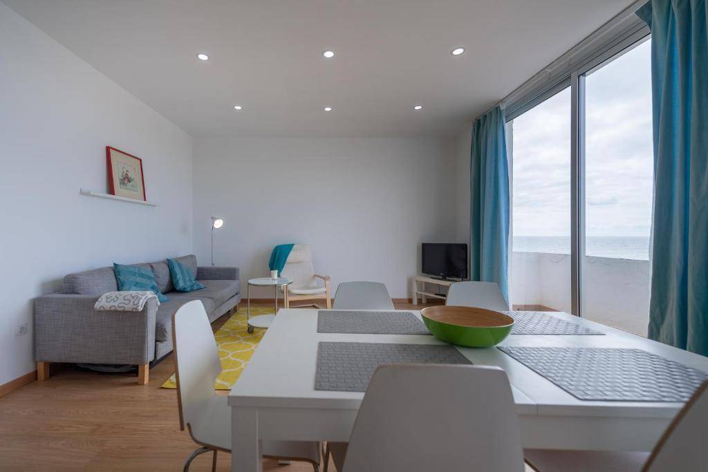 Melenara Apartment | Vista Playa y Mar - Large apartment with sea view, wifi and A/C at Melenara beach – 2