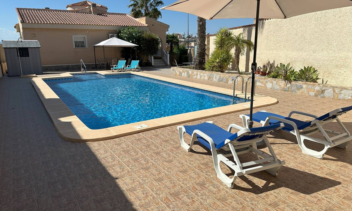 Quesada Villa | Welcome to Villasol, a spacious villa with private pool!