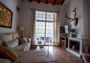 140 m² Apartment ∙ 3 bedrooms ∙ 4 guests