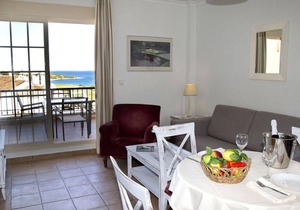 2 bedroom apartment with garden block 1 (Apartment 7)