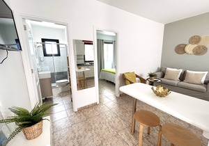 Mahostly Apartment Comillas PH