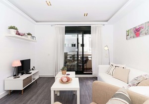 Nerja town center - 250 meters from the beach - WIFI - UK TV - air conditioning - 2 bedrooms