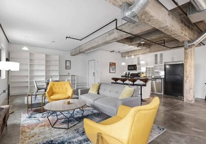 Spacious Loft on 5th St in Austin