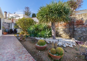 Villa "Torreblanca" with Sea & Mountain View, Garden, Terrace, BBQ & Wi-Fi