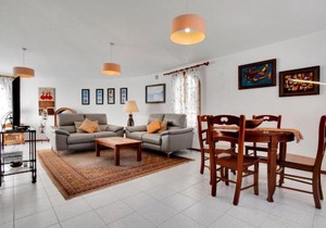Villa with pool overlooking the Atlantic Ocean and Parque Holandes