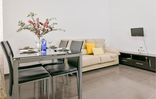 El Coronil House | 2 Bedroom Cozy Home In El Coronil