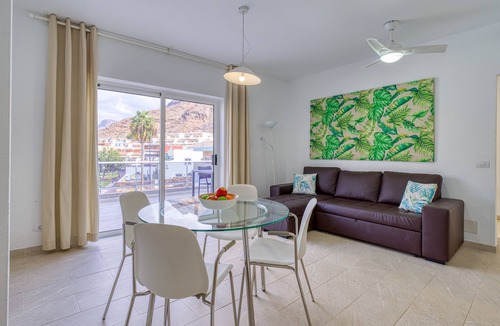 Playa de Mogan Apartment | 20 meters from the beach, private parking and AC