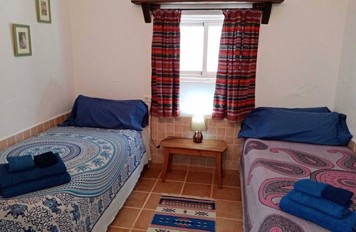 Loja Cabin | 3 Bed Lodge - Sleeps 6 - Pool - Terrace - Parking