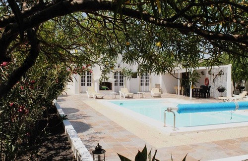 Los Mojones Villa | 3 Bed Traditional Canarian Style Villa Heated Pool, Hot tub, Pool & Foosball Tbl