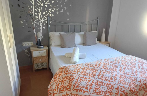 Huerta de Santa Teresa Apartment | 3 bedroom house with air conditioning 5 minutes from Santa Justa
