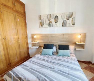 Perchel Norte Apartment | 3BR Apartment Málaga Center - Ideal Groups - 6 pax