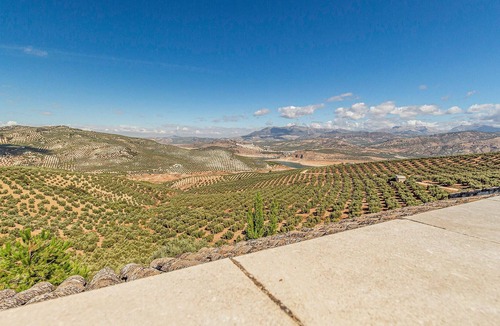 Iznajar House | 5 bedroom accommodation in Fuente del Conde