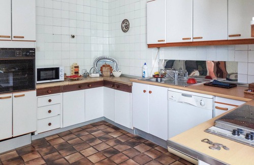 Cadiz Apartment | A beautiful vacation near the sea awaits you in this vacation apartment.