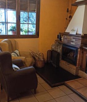 Rubia Ski Chalet | A Porteliña Casa Rural, entre viñedos y castaños