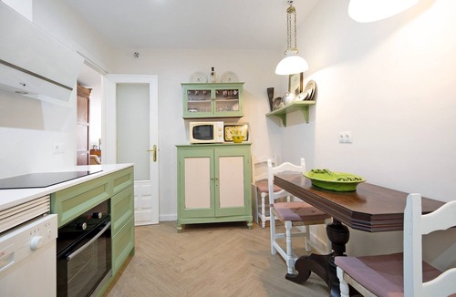 Sanlucar de Barrameda Apartment | Accessible Holiday Apartment 'Ancha 9' with Private Terrace & A/C