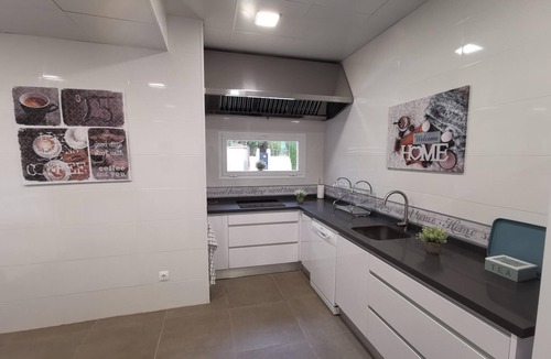 Las Jaras Villa | Accommodation House Shore Lake