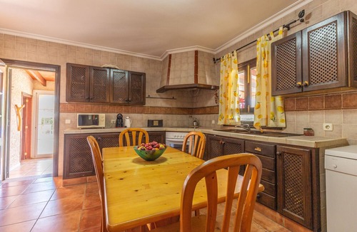 Lloseta Ski Chalet | Acogedora finca con piscina