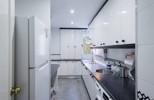 Sevilla Este Apartment | 'Airport Palacio Congresos' Apartment with Wi-Fi and Air Conditioning