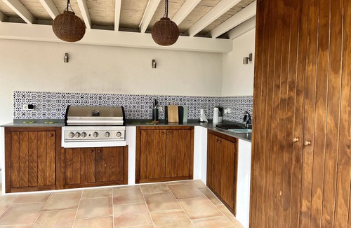 Turre Villa | Al Qasr Villa: Infinity pool, Summer Kitchen;1500m2 plot, Fast Wifi, mountains