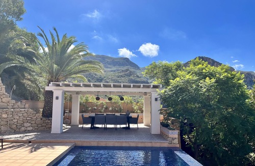 Turre Villa | Al Qasr Villa: Infinity pool, Summer Kitchen;1500m2 plot, Fast Wifi, mountains