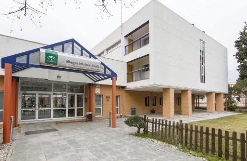 La Palmera-Reina Mercedes Hostel | Albergue Inturjoven Sevilla