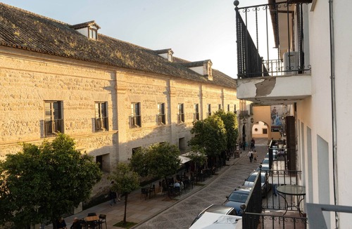 La Catedral Apartment | Alcazar Historical Center V