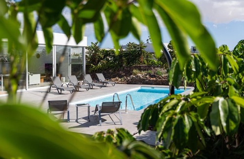 Lajares Villa | Almara House - Luxury Villa with Heated Pool