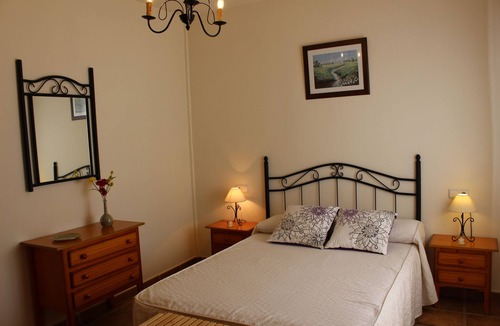 Vinuela House | Alojamientos Huetor