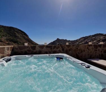 Mogan Apartment | Amazing cozy Villa Hugo Tauro with Jacuzzi, Pool, Wi-Fi BY Kalmacanaria