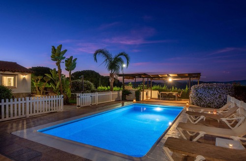 Pinos de Alhaurin Villa | Andalusian Villa with Heated Pool and Space for 11 Guests