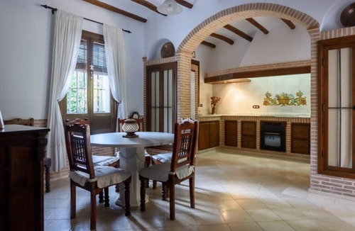 Ecija Villa | ★Andalusian Villa w/Pool, Garden & Barbecue★