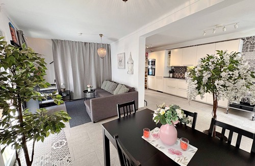 Nerja City Centre Ski Chalet | AP290 - Casa Olivia
