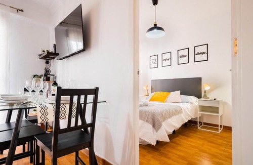 San Roque Apartment | Apartamento cerca del centro y de la estación Santa Justa a pie, 1 plaza de Parking gratis