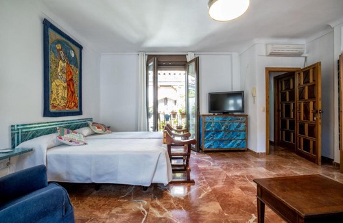 San Basilio Apartment | Apartamento con patio cordobés en San Basilio & Parking