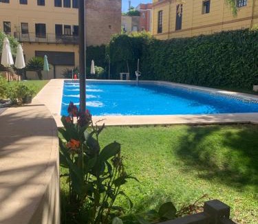 Cruz Roja-Capuchinos Apartment | Apartamento con piscina próximo al centro de 2 dormitorios
