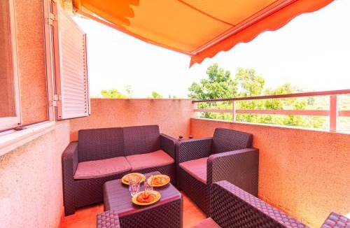 Los Geraeos Apartment | Apartamento con Terraza, Piscina y Parking By Aloha Palma