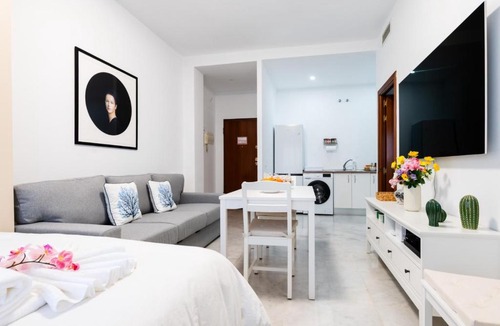Bormujos Apartment | Apartamento Deluxe 2 Room Piscina Parking LuxSevilla Bormujos