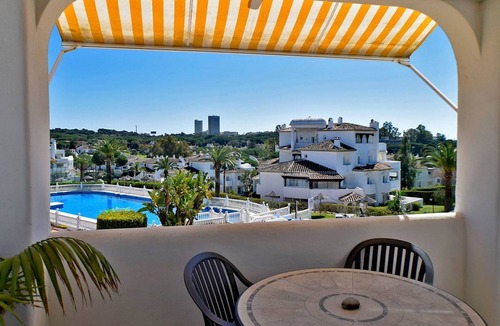 Elviria Apartment | Apartamento 'Dormitorio' mit Terrasse by Interhome