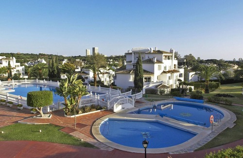 Elviria Apartment | Apartamento 'Dormitorio' mit Terrasse by Interhome