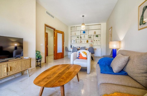 La Trinidad-San Juan y Todos los Santos Apartment | Apartamento en el Centro con Parking y Terraza