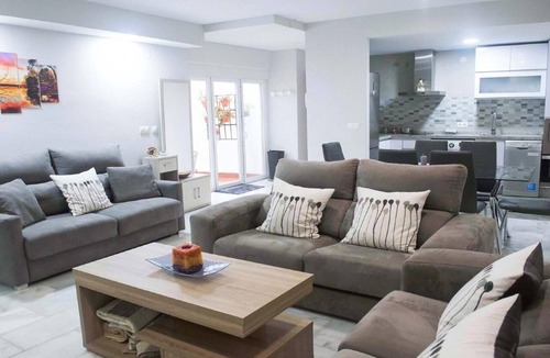 La Trinidad-San Juan y Todos los Santos Apartment | Apartamento entre Patios Valladares