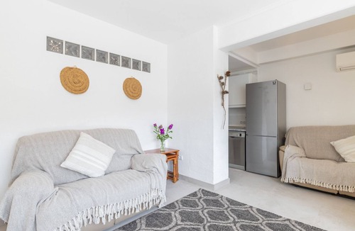 El Portet Apartment | Apartamento Flora - 2 bed apartment, shared pool, minutes walk El Portet beach