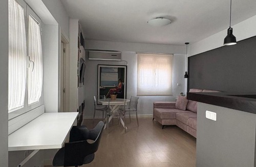 San Basilio Apartment | Apartamento San Basilio Bookish Place