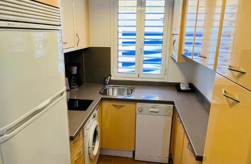 Torremolinos Apartment | Apartamentos Bajondillo Beach Cozy Inns